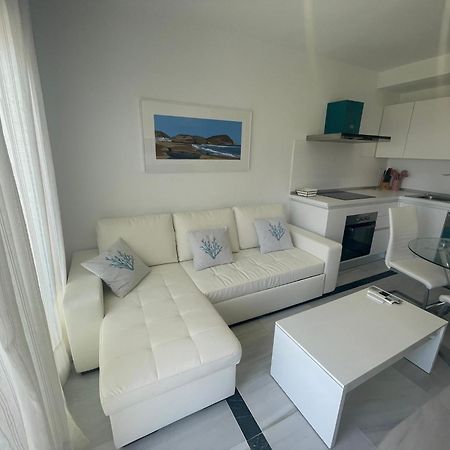 Apart 3 EN PRIMERA LÍNEA DE PLAYA CON TERRAZA Y VISTAS AL MAR Almería Exterior foto