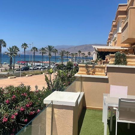 Apart 3 EN PRIMERA LÍNEA DE PLAYA CON TERRAZA Y VISTAS AL MAR Almería Exterior foto