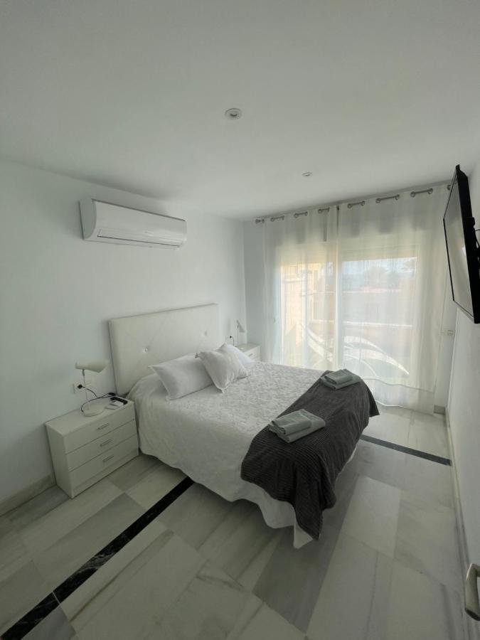 Apart 3 EN PRIMERA LÍNEA DE PLAYA CON TERRAZA Y VISTAS AL MAR Almería Exterior foto